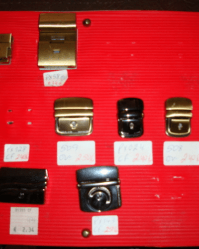 Fechaduras latão 37